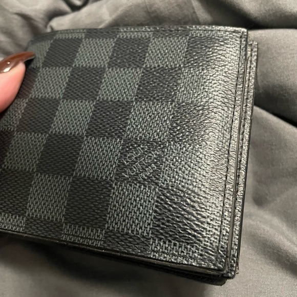 Louis Vuitton Wallet - Picture 9 of 13